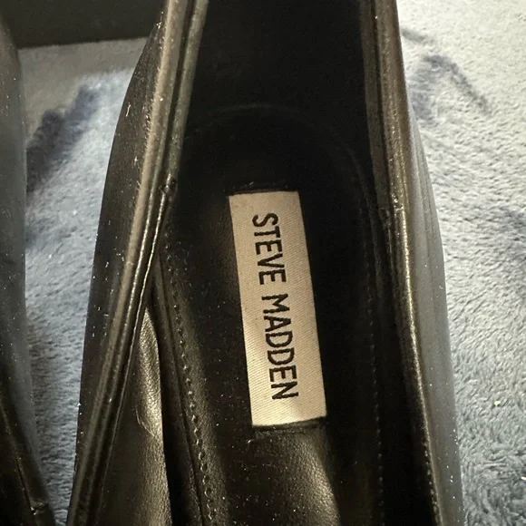 Steve Madden Classic Heel•NWOT - Picture 2 of 6